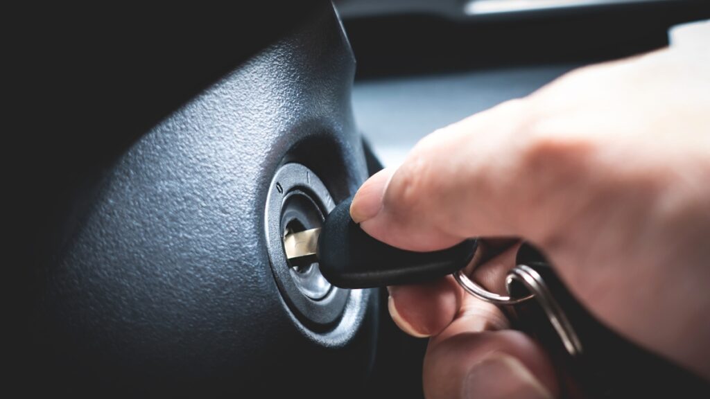 Panduan cara mengatasi kunci mobil yang tidak bisa diputar